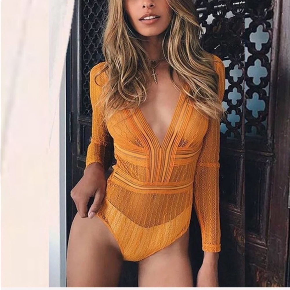 NWT💕Long Sleeve Lace Lingerie Boho Bodysuit